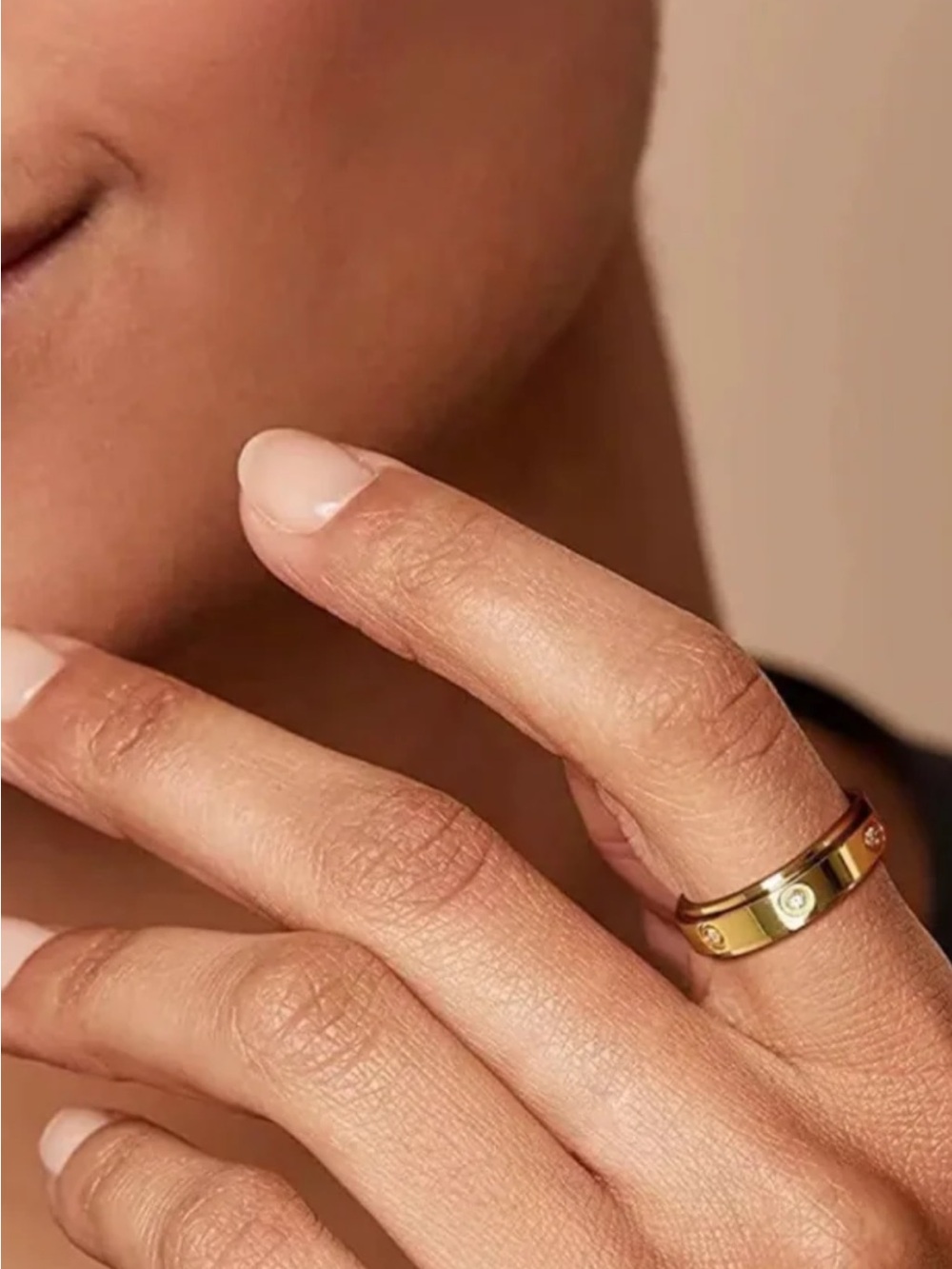 Love Spins Gold Band Ring with Sparkling Accents